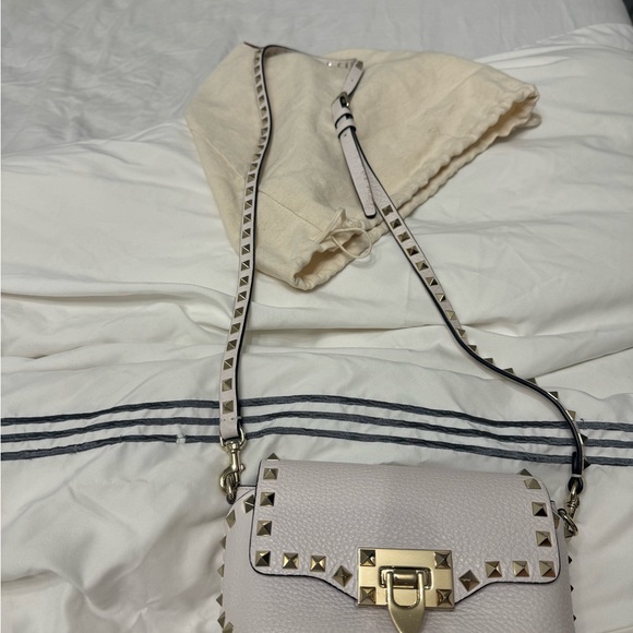 Valentino Garavani white bag with yellow studs in great condition - Picture 4 of 13